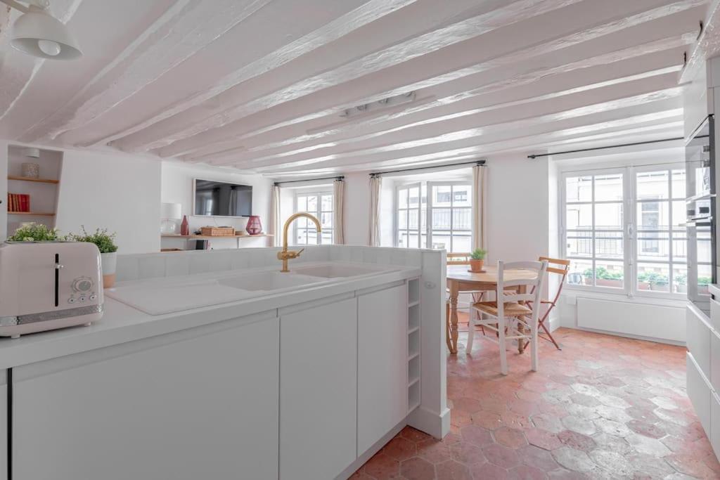 3 Rooms, View On Paris Roofs Chic & Cosy - 70 M2 Exterior photo